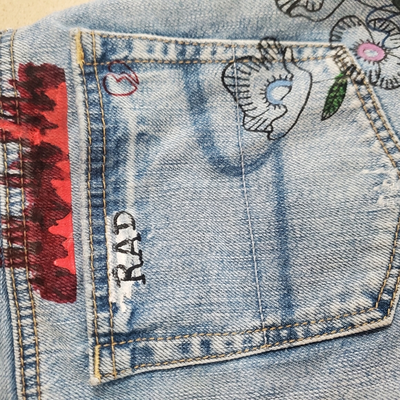 NWT American Eagle Vintage Hi-Rise Festival Shorts –‎ Painted Graphics – Size 4 - Picture 4 of 10